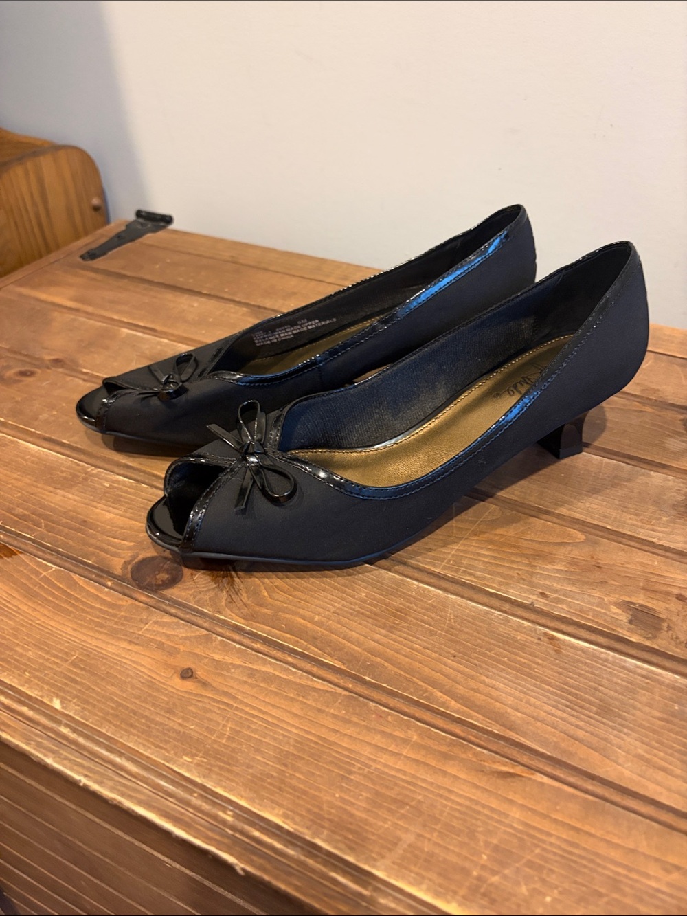 Life Stride Black Peep Toe Kitten Heel Pumps with Bow